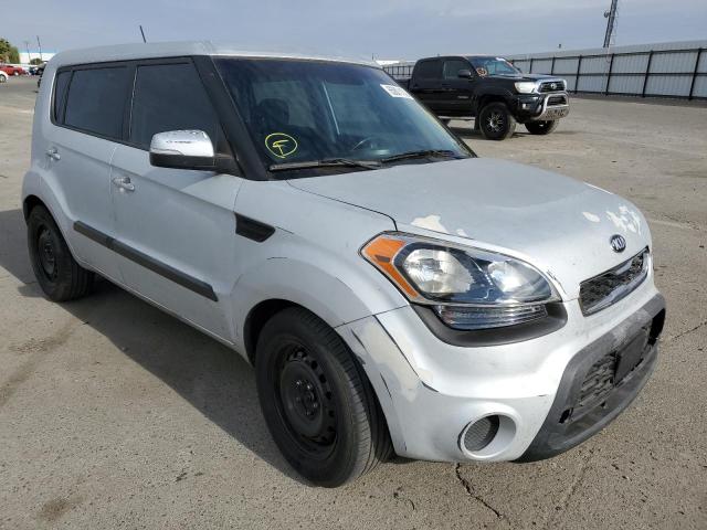 KIA SOUL + 2013 with VIN KNDJT2A6XD7555965 - Photo from auction
