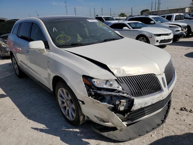 LINCOLN MKT 2013 مع رقم تعريف المركبة 2LMHJ5FK2DBL55469 - صورة من المزاد