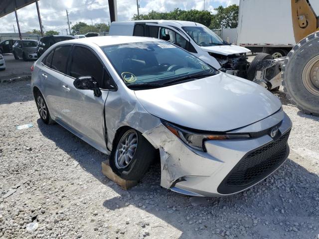 TOYOTA COROLLA LE 2022 with VIN JTDEAMDE6NJ053383 - Photo from auction