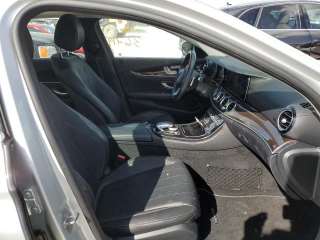 Photo 5 from auction – 2017 MERCEDES-BENZ E 300 with VIN WDDZF4JB1HA162101