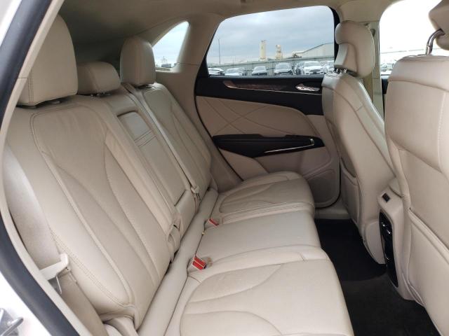 Photo 6 from auction – 2017 LINCOLN MKC RESERV with VIN 5LMCJ3C9XHUL69354