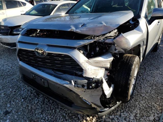 Photo 9 from auction – 2021 TOYOTA RAV4 XLE with VIN 2T3P1RFVXMC201068