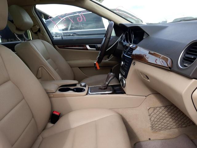 Photo 5 from auction – 2014 MERCEDES-BENZ C 250 with VIN WDDGF4HB2EA928765