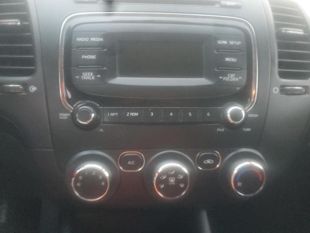 Photo 9 from auction – 2017 KIA FORTE LX with VIN 3KPFK4A79HE070607