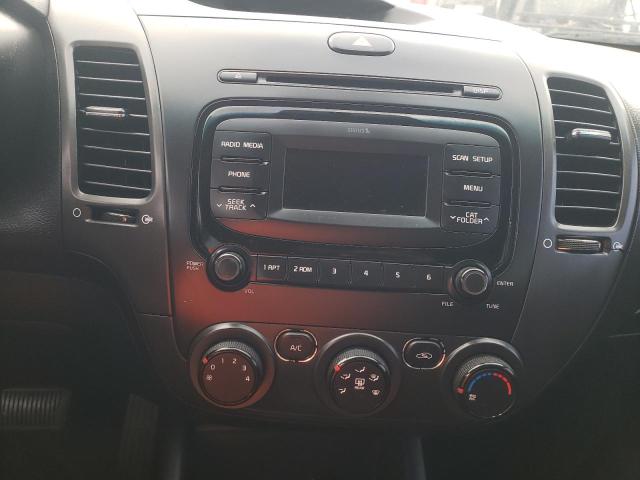 Photo 9 from auction – 2017 KIA FORTE LX with VIN 3KPFK4A74HE029043