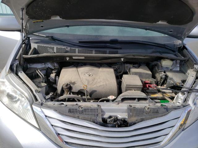 Photo 7 from auction – 2017 TOYOTA SIENNA LE with VIN 5TDKZ3DC5HS828302
