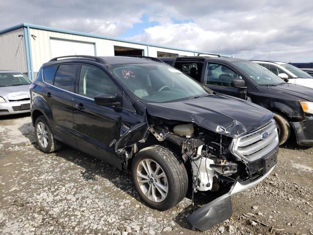 FORD ESCAPE SE 2017 مع رقم تعريف المركبة 1FMCU0GD2HUC67053 - صورة من المزاد