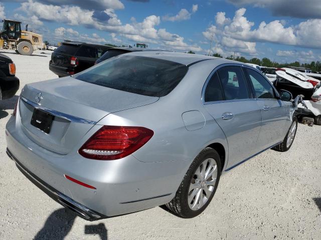 Photo 4 from auction – 2017 MERCEDES-BENZ E 300 with VIN WDDZF4JB1HA162101