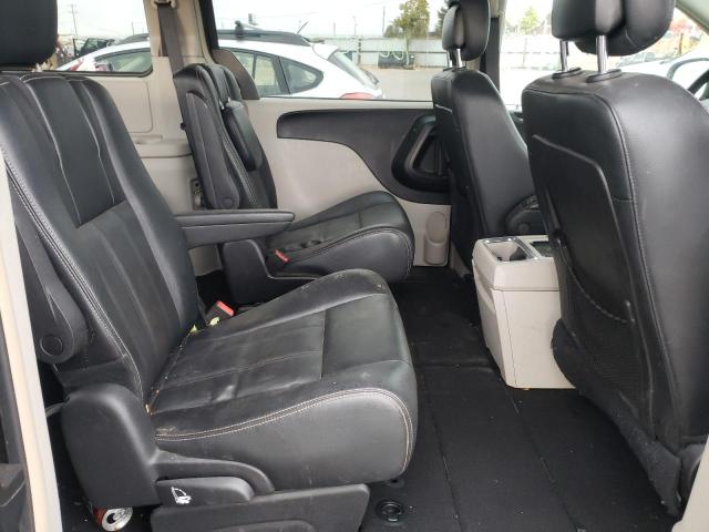 Photo 6 from auction – 2016 CHRYSLER TOWN & COU with VIN 2C4RC1BG4GR245608