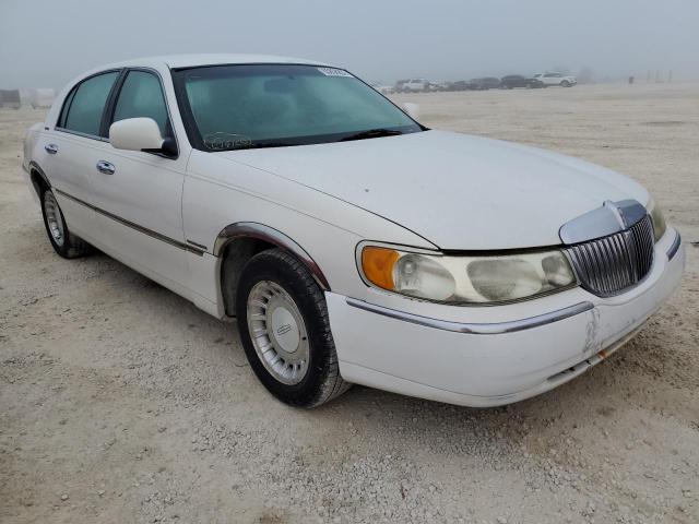 LINCOLN TOWN CAR E 2001 with VIN 1LNHM81W91Y706911 - Photo from auction
