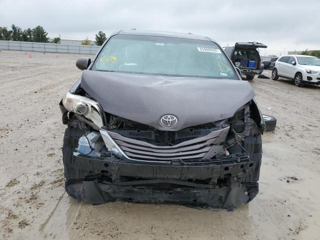 Photo 9 from auction – 2015 TOYOTA SIENNA LE with VIN 5TDKK3DCXFS636925