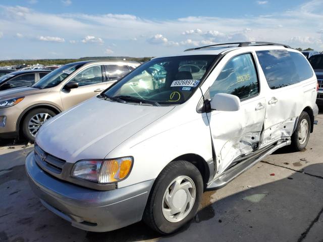 TOYOTA SIENNA 2002 with VIN 4T3ZF13C22U476220 - Photo from auction
