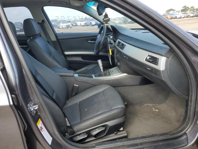 Photo 5 from auction – 2006 BMW 325 I with VIN WBAVB13536KR56774