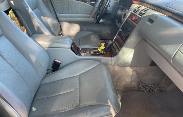 Photo 5 from auction – 1999 MERCEDES-BENZ E 320 with VIN WDBJF65H4XA728153