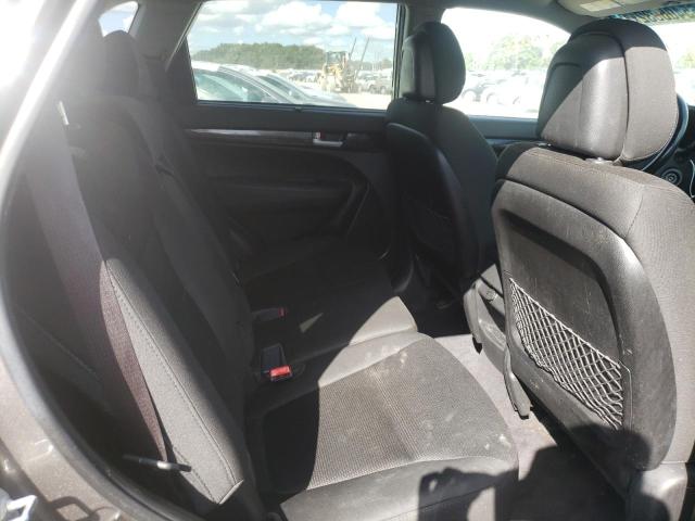 Photo 6 from auction – 2015 KIA SORENTO LX with VIN 5XYKTCA60FG608883
