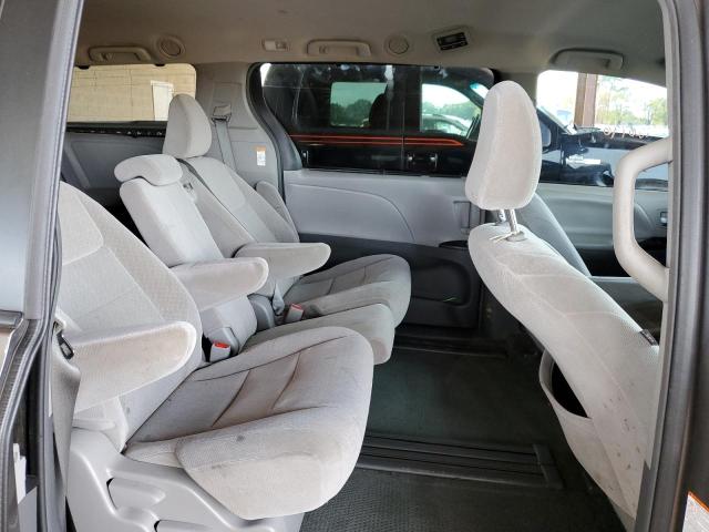 Photo 6 from auction – 2017 TOYOTA SIENNA LE with VIN 5TDKZ3DC3HS838438