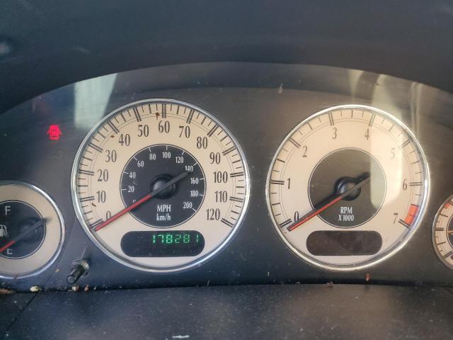 Photo 8 from auction – 2002 CHRYSLER TOWN & COU with VIN 2C8GP54L42R680861