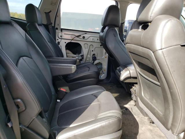 Photo 6 from auction – 2017 CHEVROLET TRAVERSE L with VIN 1GNKRHKD6HJ210483
