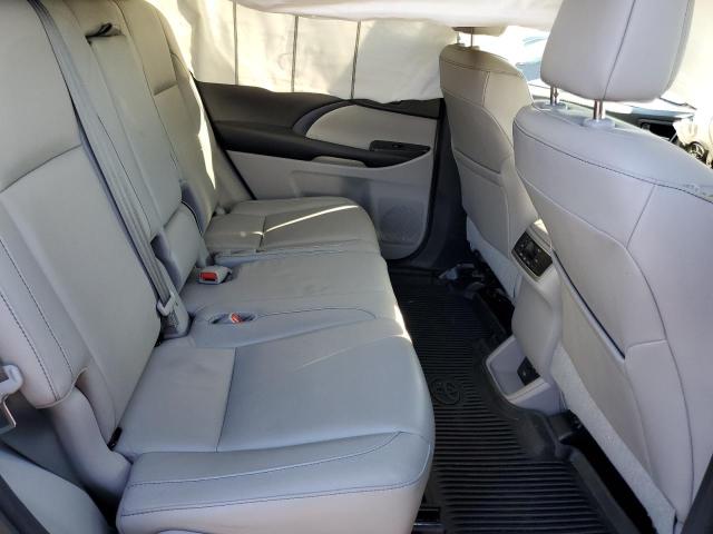 Photo 6 from auction – 2017 TOYOTA HIGHLANDER with VIN 5TDJGRFH8HS030177