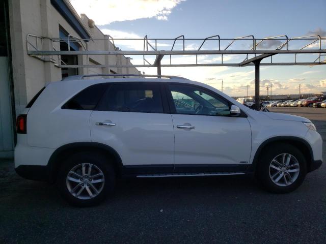 Photo 9 from auction – 2015 KIA SORENTO LX with VIN 5XYKTDA63FG655279