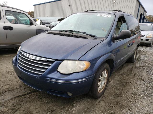 Photo 2 from auction – 2005 CHRYSLER TOWN & COU with VIN 2C4GP54L45R233341