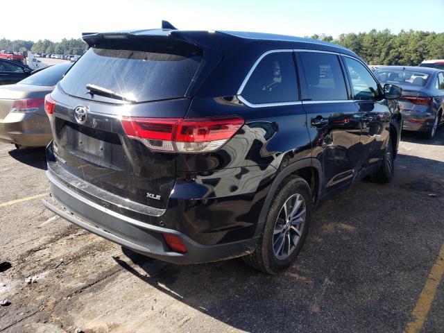 Photo 4 from auction – 2018 TOYOTA HIGHLANDER with VIN 5TDKZRFH0JS545372