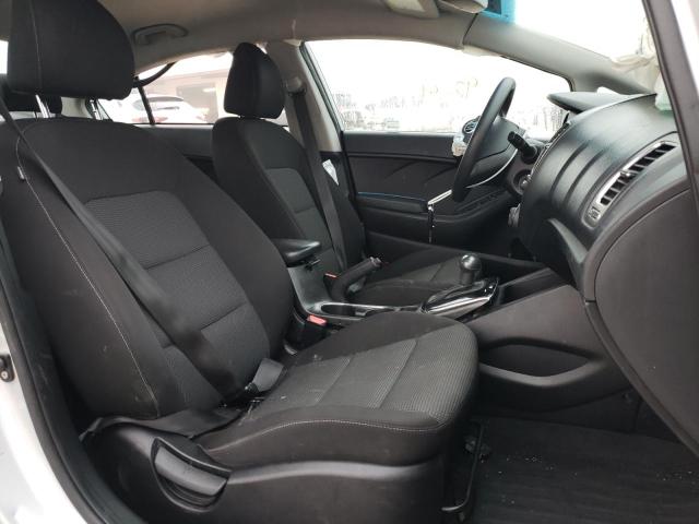 Photo 5 from auction – 2017 KIA FORTE LX with VIN 3KPFK4A70HE085982