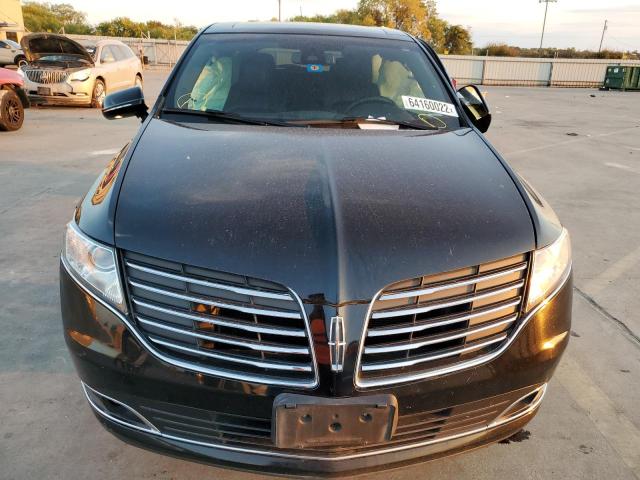 Photo 5 from auction – 2018 LINCOLN MKT with VIN 2LMHJ5NK4JBL02673