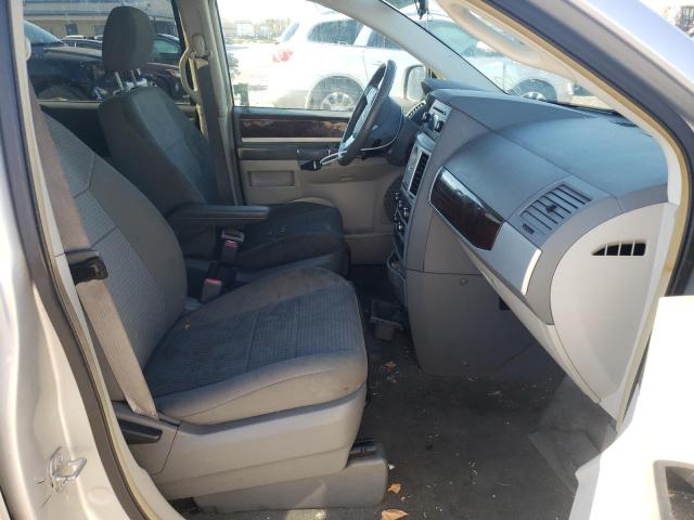 Photo 5 from auction – 2010 CHRYSLER TOWN & COU with VIN 2A4RR5D13AR176684