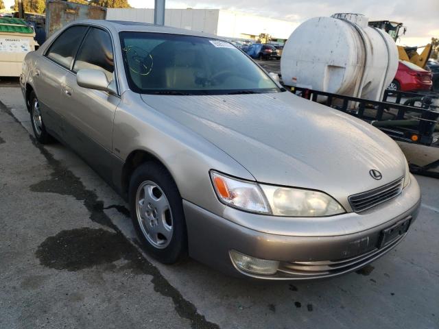 LEXUS ES 300 1999 with VIN JT8BF28G3X5068101 - Photo from auction