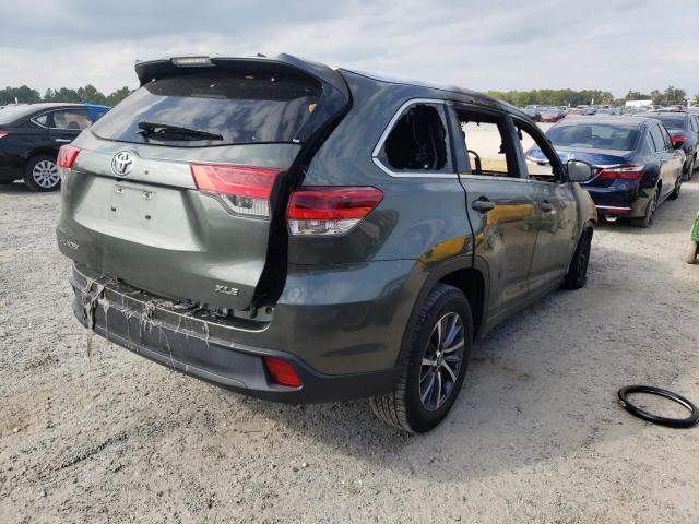 Photo 4 from auction – 2017 TOYOTA HIGHLANDER with VIN 5TDKZRFHXHS212817