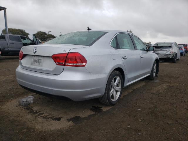 Photo 4 from auction – 2013 VOLKSWAGEN PASSAT SE with VIN 1VWBP7A30DC080293