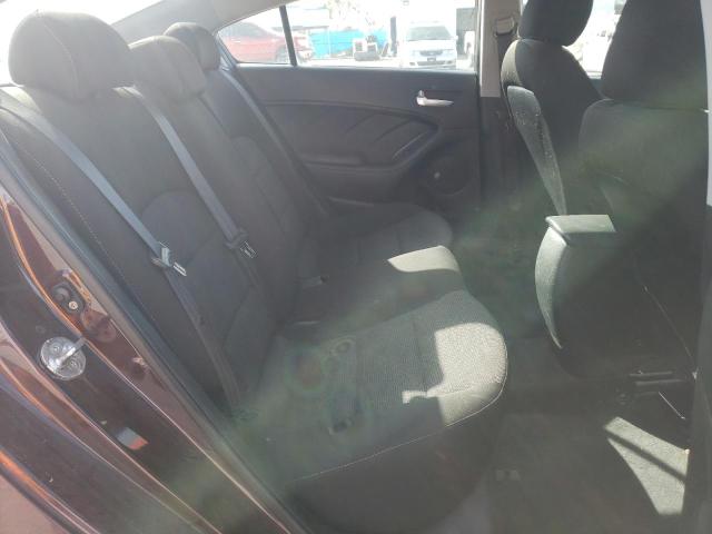 Photo 10 from auction – 2018 KIA FORTE LX with VIN 3KPFK4A70JE246370