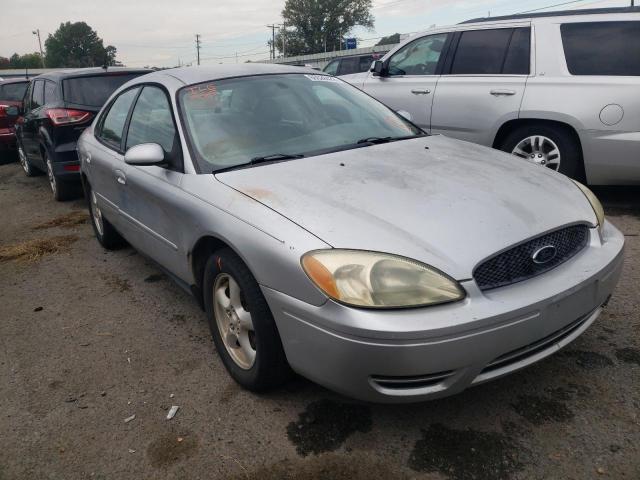 FORD TAURUS SES 2004 مع رقم تعريف المركبة 1FAFP55U14A108471 - صورة من المزاد