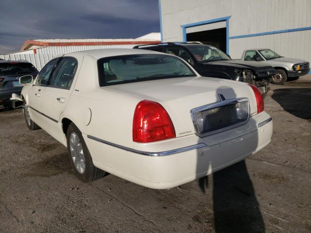 Photo 3 from auction – 2004 LINCOLN TOWN CAR U with VIN 1LNHM83W84Y644788