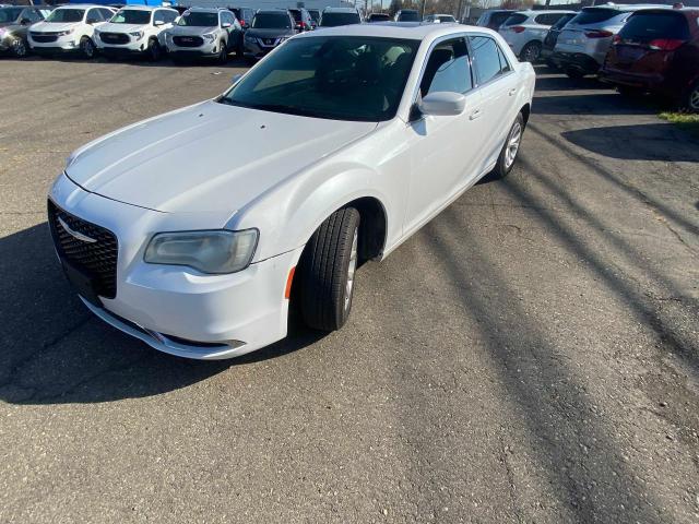 Photo 2 from auction – 2016 CHRYSLER 300 LIMITE with VIN 2C3CCAAG3GH170627