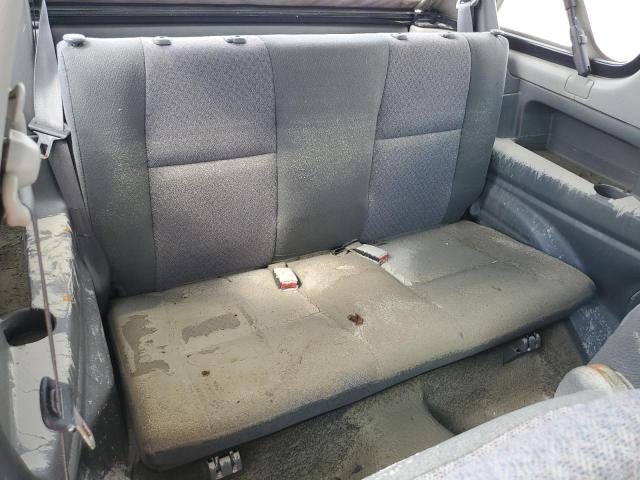 Photo 6 from auction – 2002 CHEVROLET TRACKER with VIN 2CNBJ18C026900221