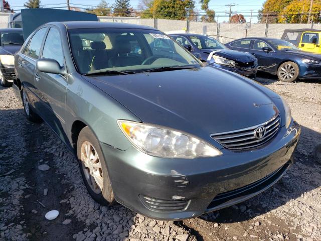TOYOTA CAMRY LE 2005 with VIN 4T1BF30K75U093444 - Photo from auction
