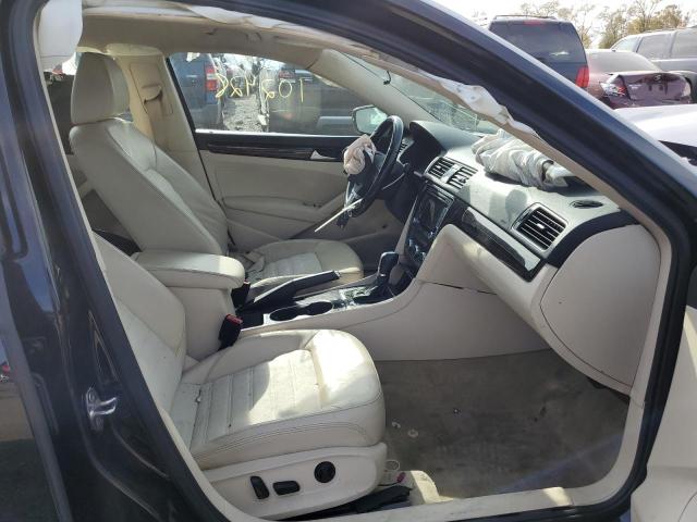 Photo 5 from auction – 2015 VOLKSWAGEN PASSAT SEL with VIN 1VWCM7A37FC035433