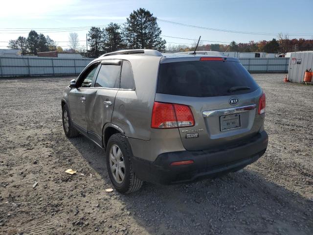 Photo 3 from auction – 2013 KIA SORENTO LX with VIN 5XYKTDA25DG328098