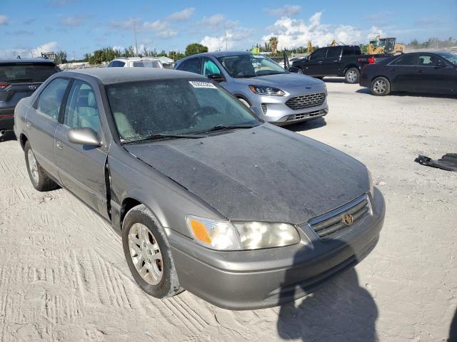 TOYOTA CAMRY LE 2000 with VIN 4T1BF22K8YU101899 - Photo from auction