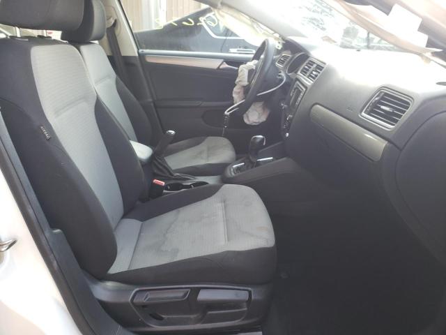 Photo 5 from auction – 2017 VOLKSWAGEN JETTA S with VIN 3VW2B7AJ0HM353282