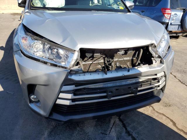 Photo 9 from auction – 2017 TOYOTA HIGHLANDER with VIN 5TDJGRFH8HS030177