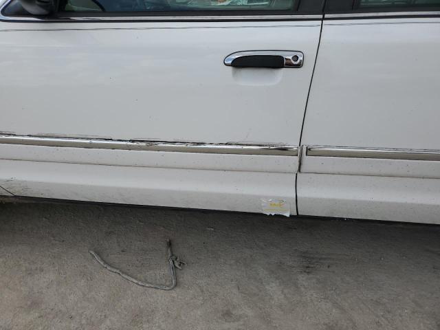 Photo 9 from auction – 2001 MERCURY GRAND MARQ with VIN 2MEFM74WX1X654267