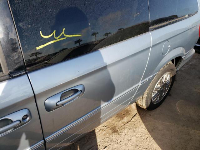 Photo 9 from auction – 2005 CHRYSLER TOWN & COU with VIN 2C8GP64L85R575170