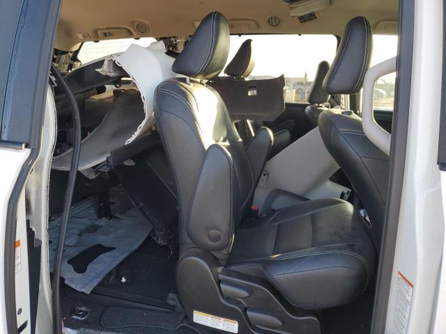 Photo 6 from auction – 2018 TOYOTA SIENNA SE with VIN 5TDXZ3DC7JS963728