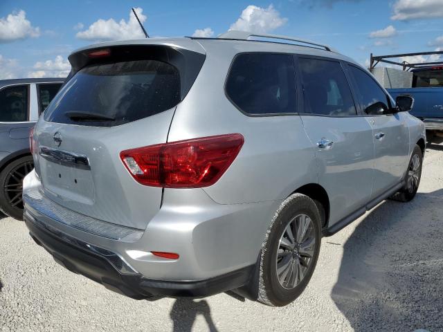 Photo 4 from auction – 2017 NISSAN PATHFINDER with VIN 5N1DR2MN2HC632044