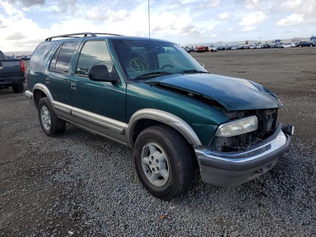 CHEVROLET BLAZER 1998 with VIN 1GNDT13W8W2186759 - Photo from auction