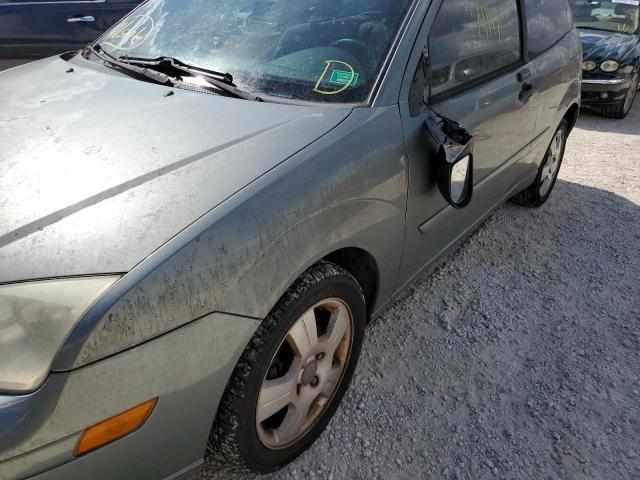 Photo 9 from auction – 2005 FORD FOCUS ZX3 with VIN 3FAFP31N35R122155