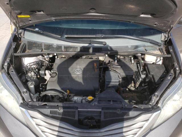 Photo 7 from auction – 2012 TOYOTA SIENNA XLE with VIN 5TDYK3DC5CS188356
